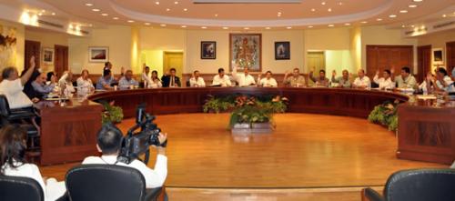 Consiente Cabildo a mamás y maestros